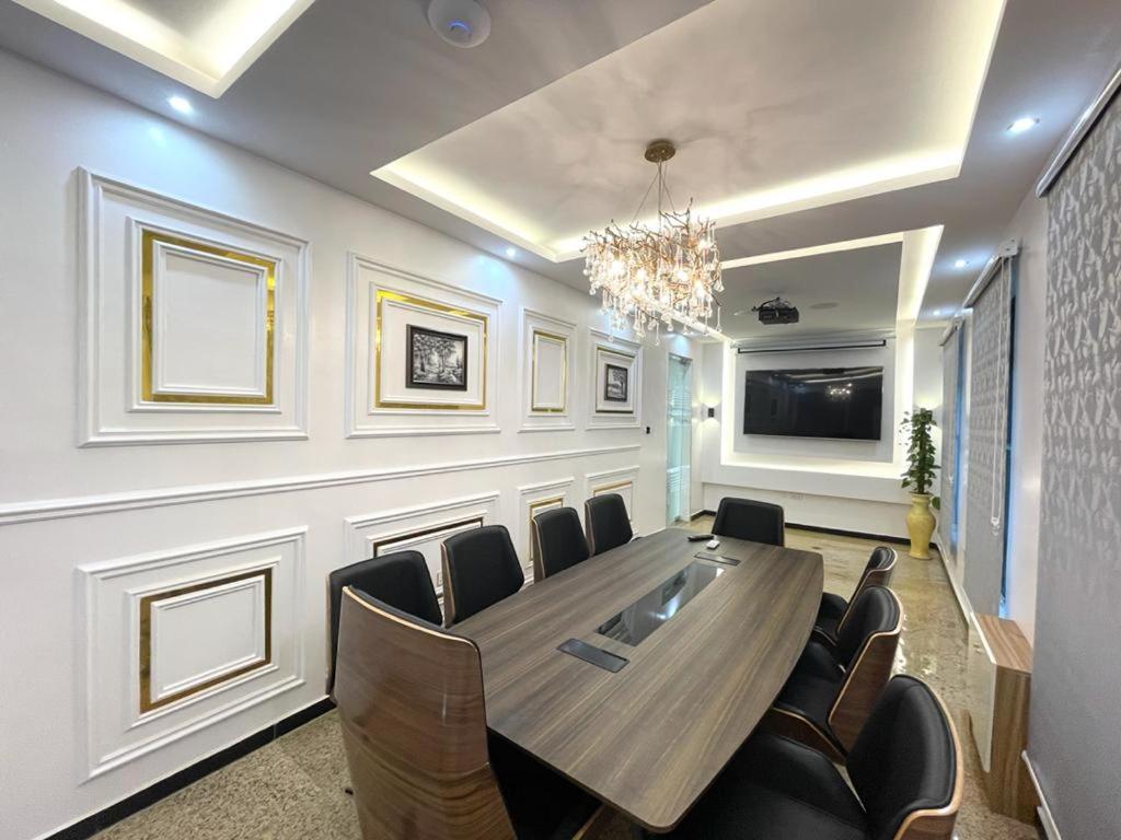 God'S Touch Apartments Signature Lagos Buitenkant foto